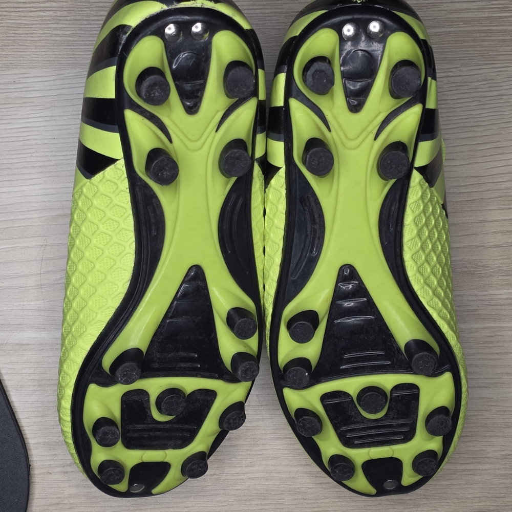 Kids Neon Electeic Green Soccer Cleats Little Kids 11 (Fit My 5/6y/o) - Picture 6 of 7
